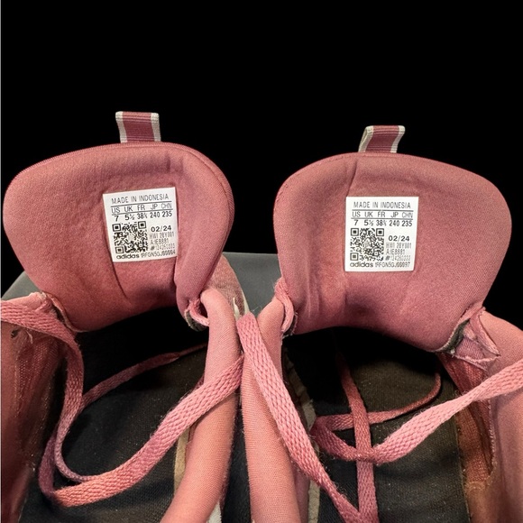 Adidas Women's Mauve Sneakers - Picture 5 of 9